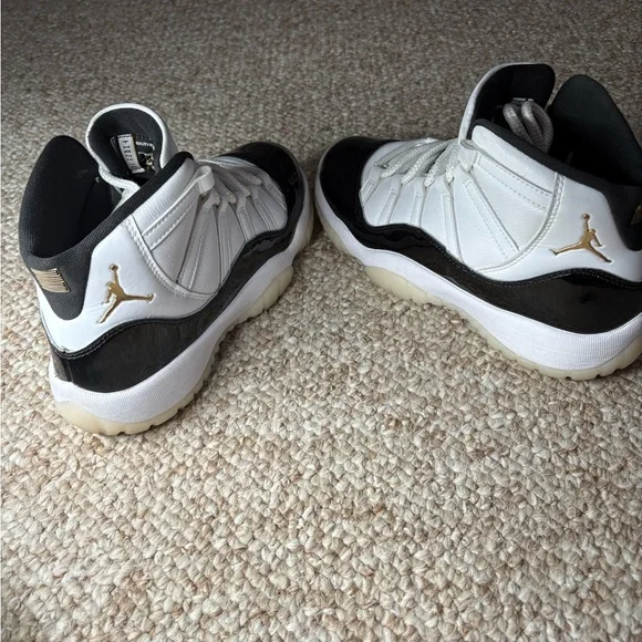 Air Jordan 11 Retro GS "Gratitude/Defending Moments"